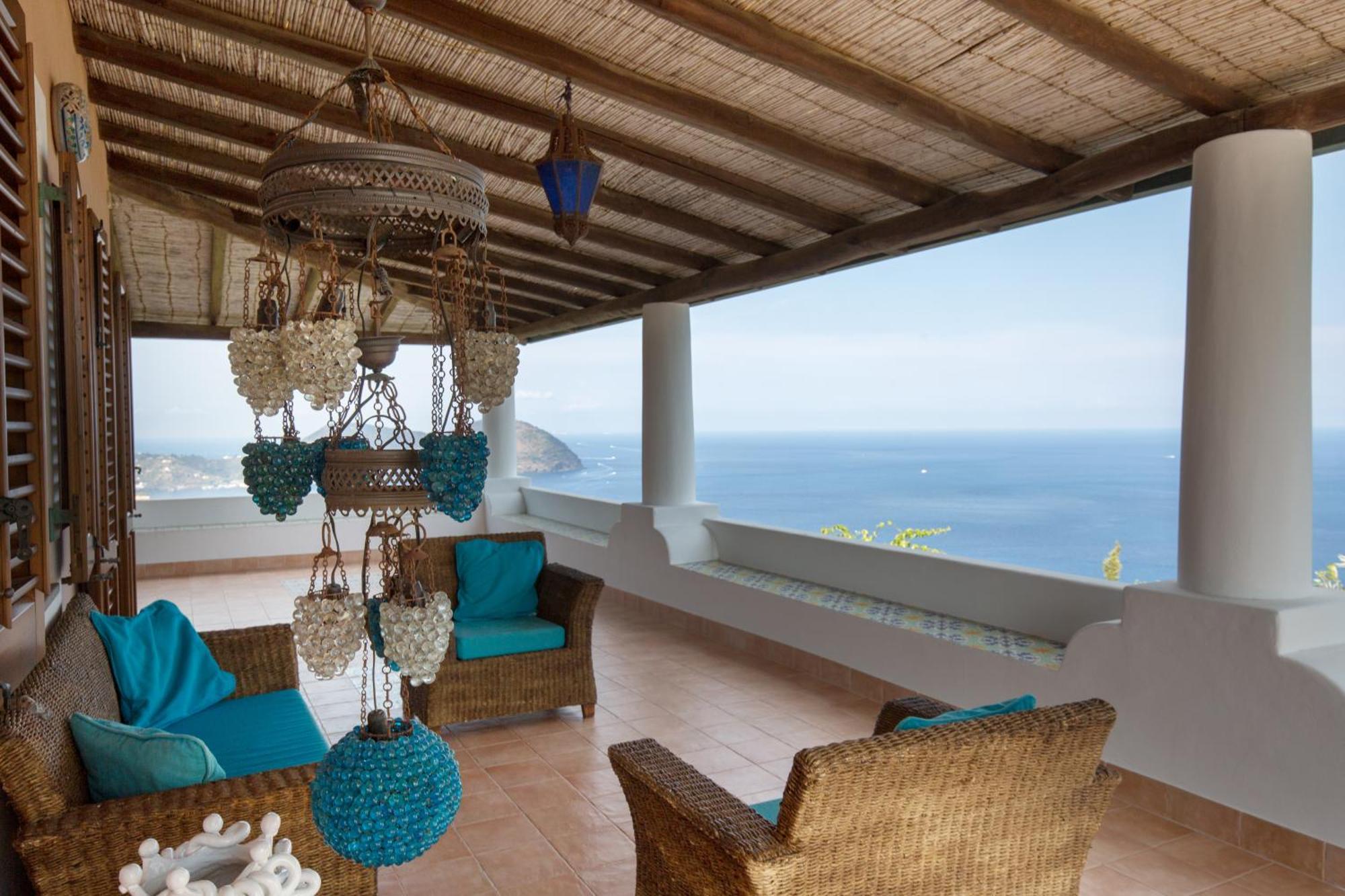 Sealight Villa Lipari - Vista E Piscina Exterior photo